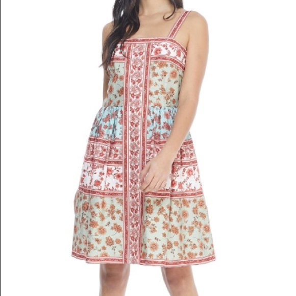 Gal Meets Glam Gianna - Picture 1 of 3